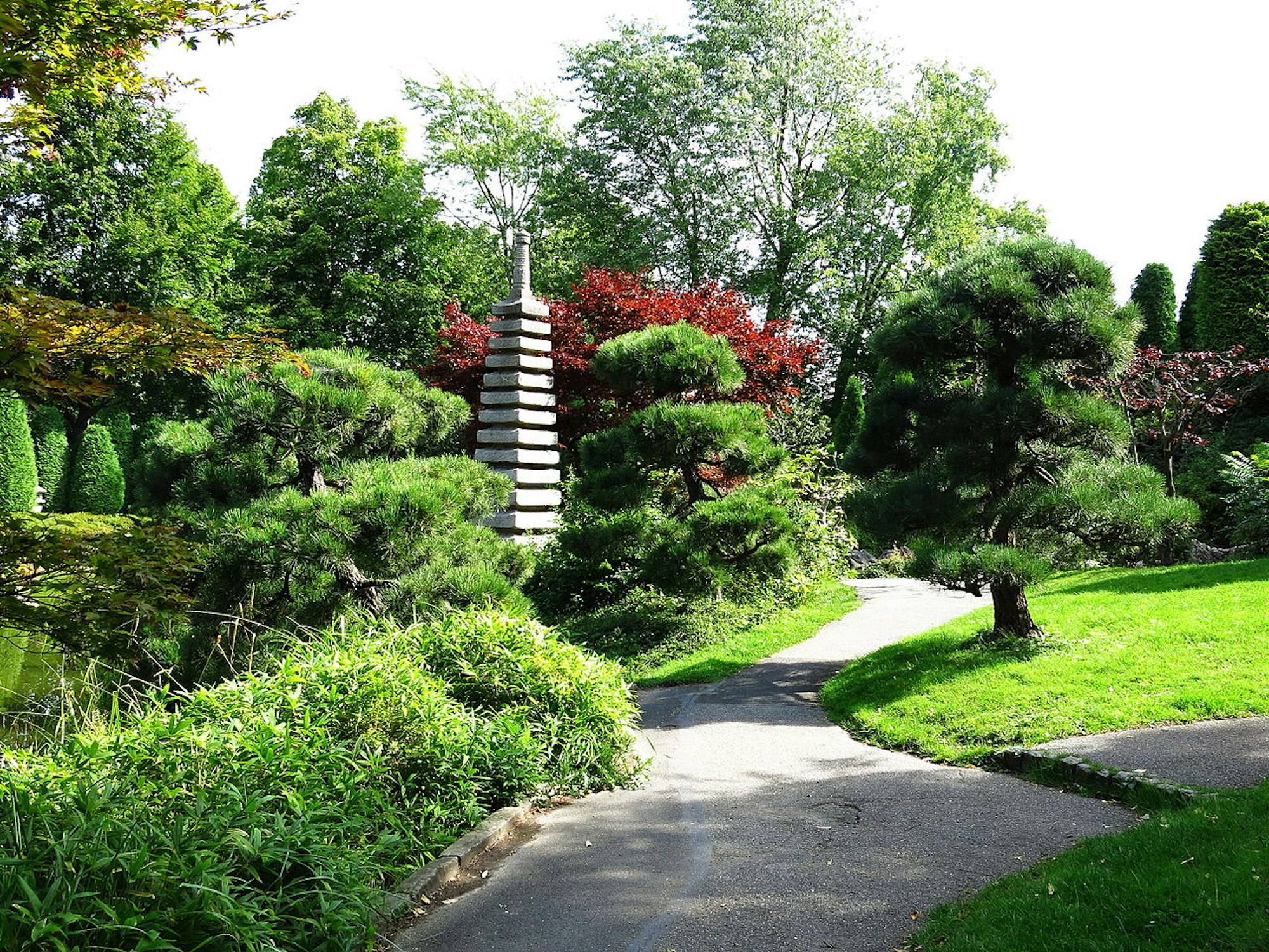 Japanischer-garten-weg-06