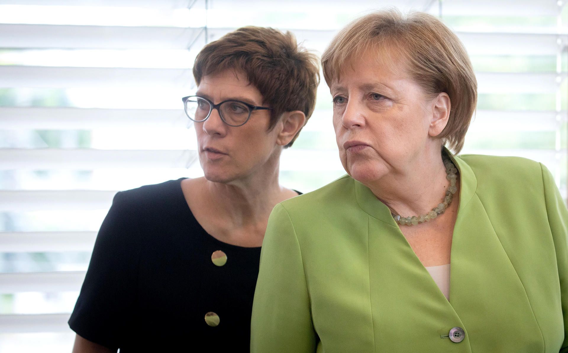 Kramp-Karrenbauer und Merkel