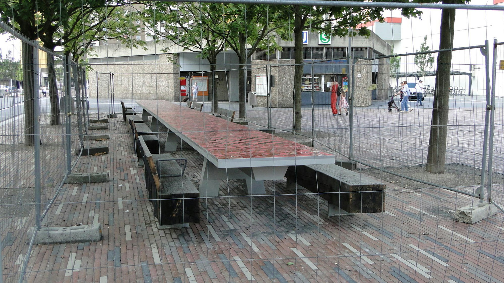 Pariser Platz - Tisch der Nationen