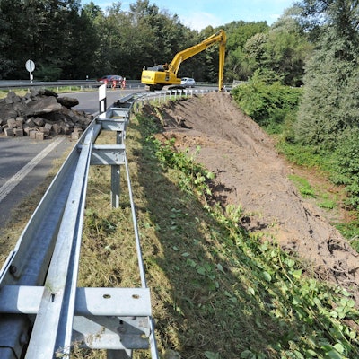 WU_gesperrte-autobahnabfahrt_(2)