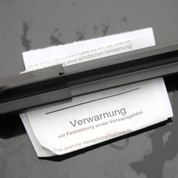 Knöllchen Bußgeld dpa