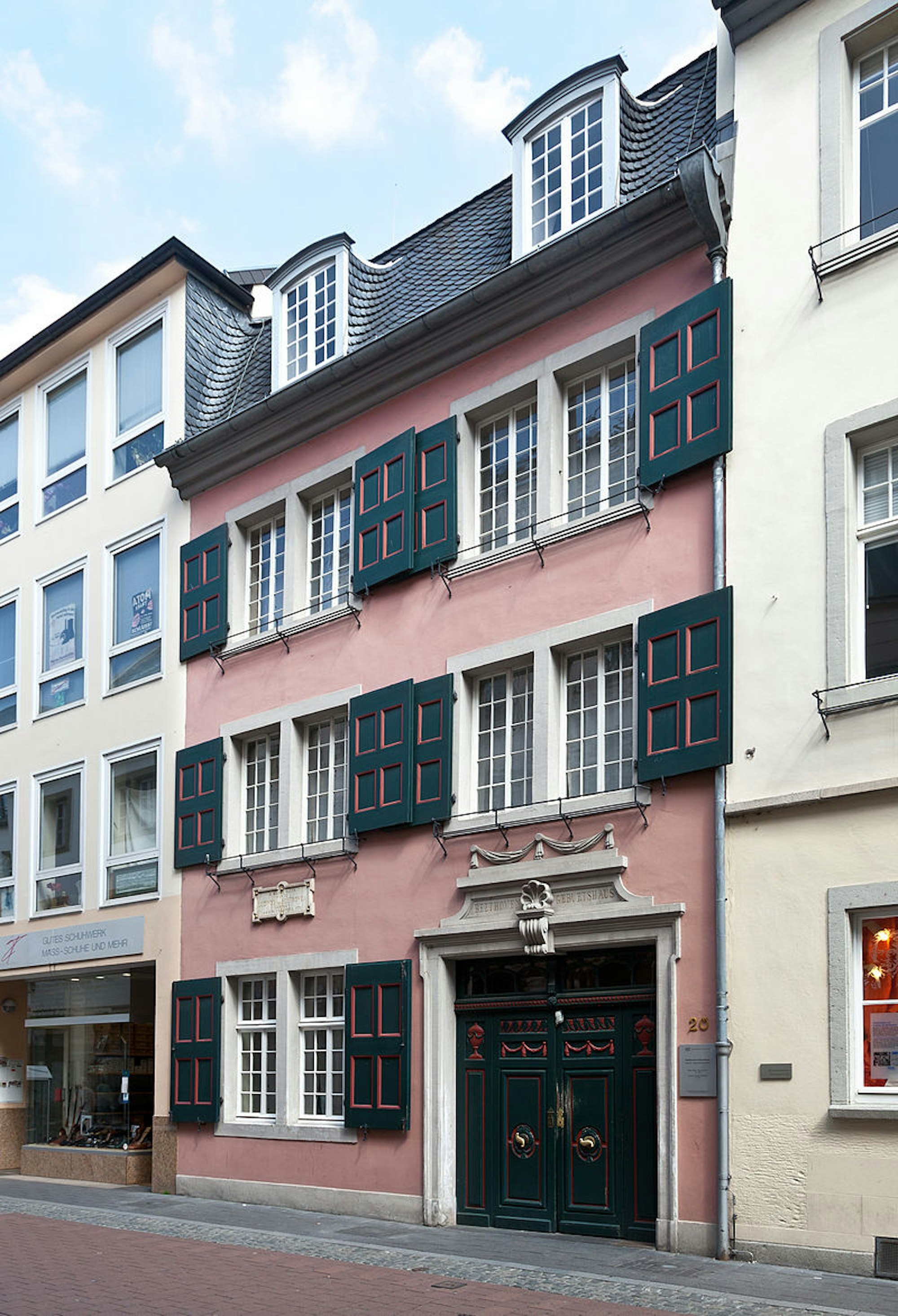 800px-Beethoven-Haus_ wiki Thomas wolf_cc30
