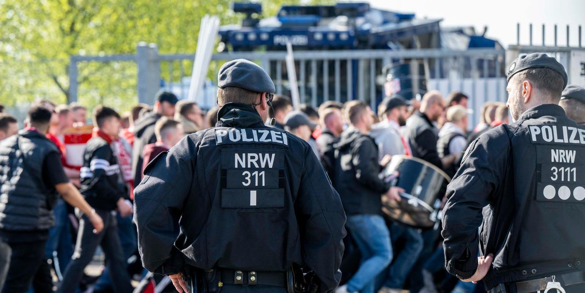 Polizei FC Gladbach Fans