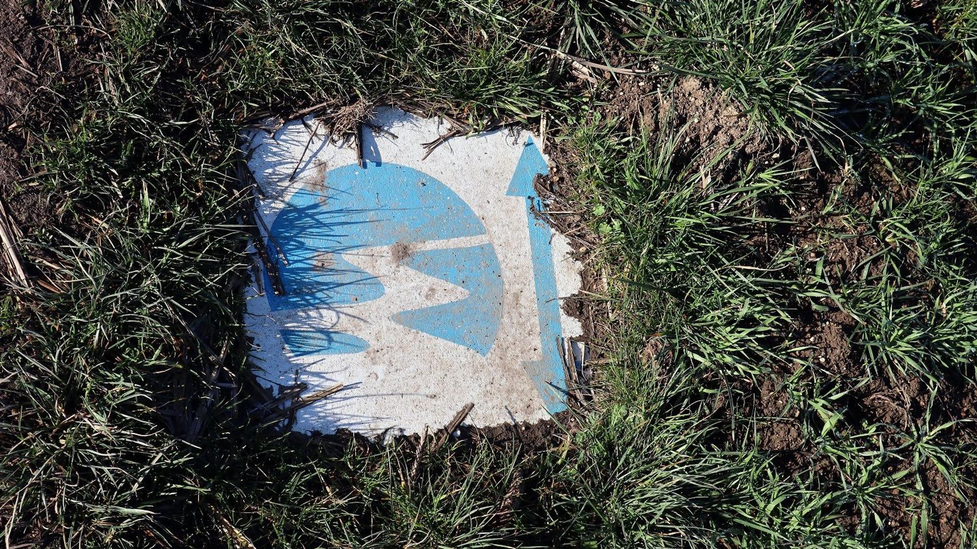 Wanderung Polch Traumpfädchen Bodenplatte Wegzeichen