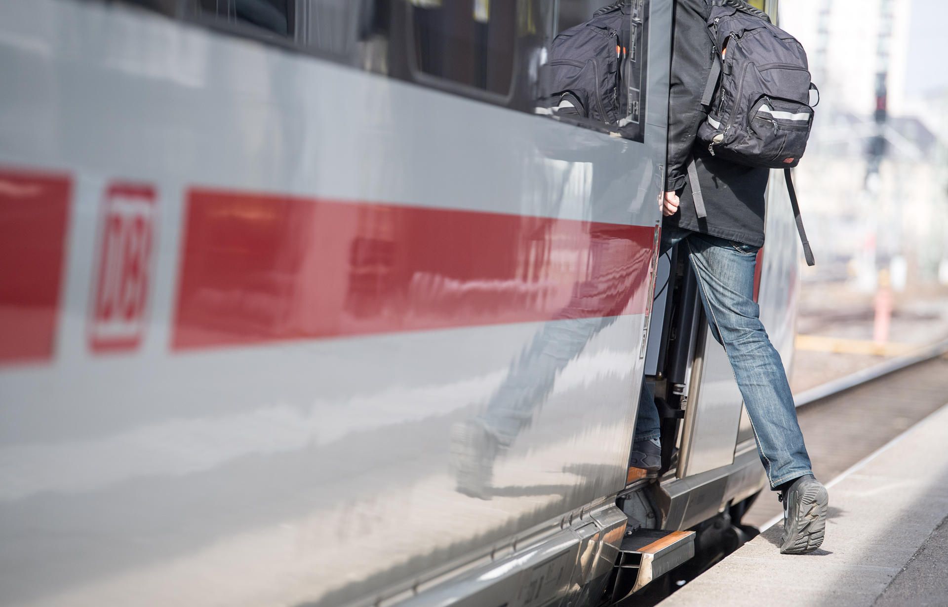 Bahn Einstieg Symbol