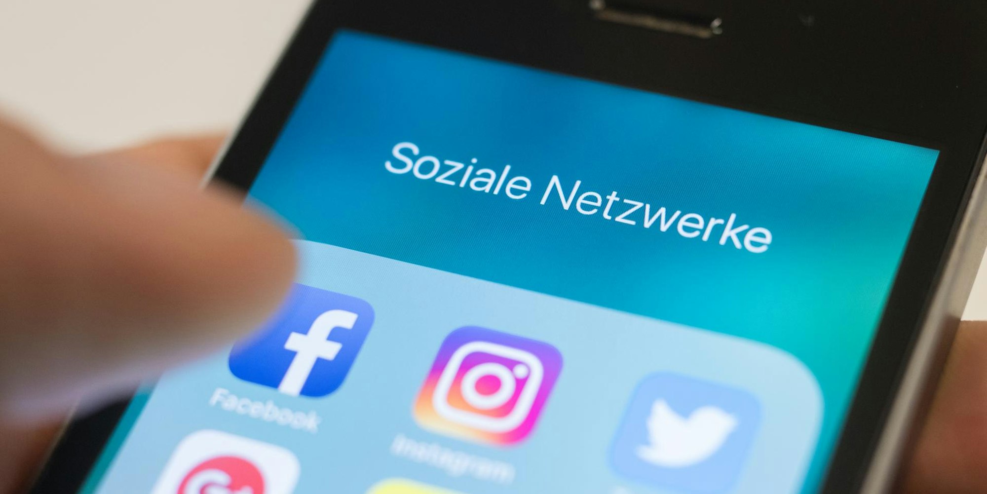 Soziale Netzwerke Facebook Instagram Twitter