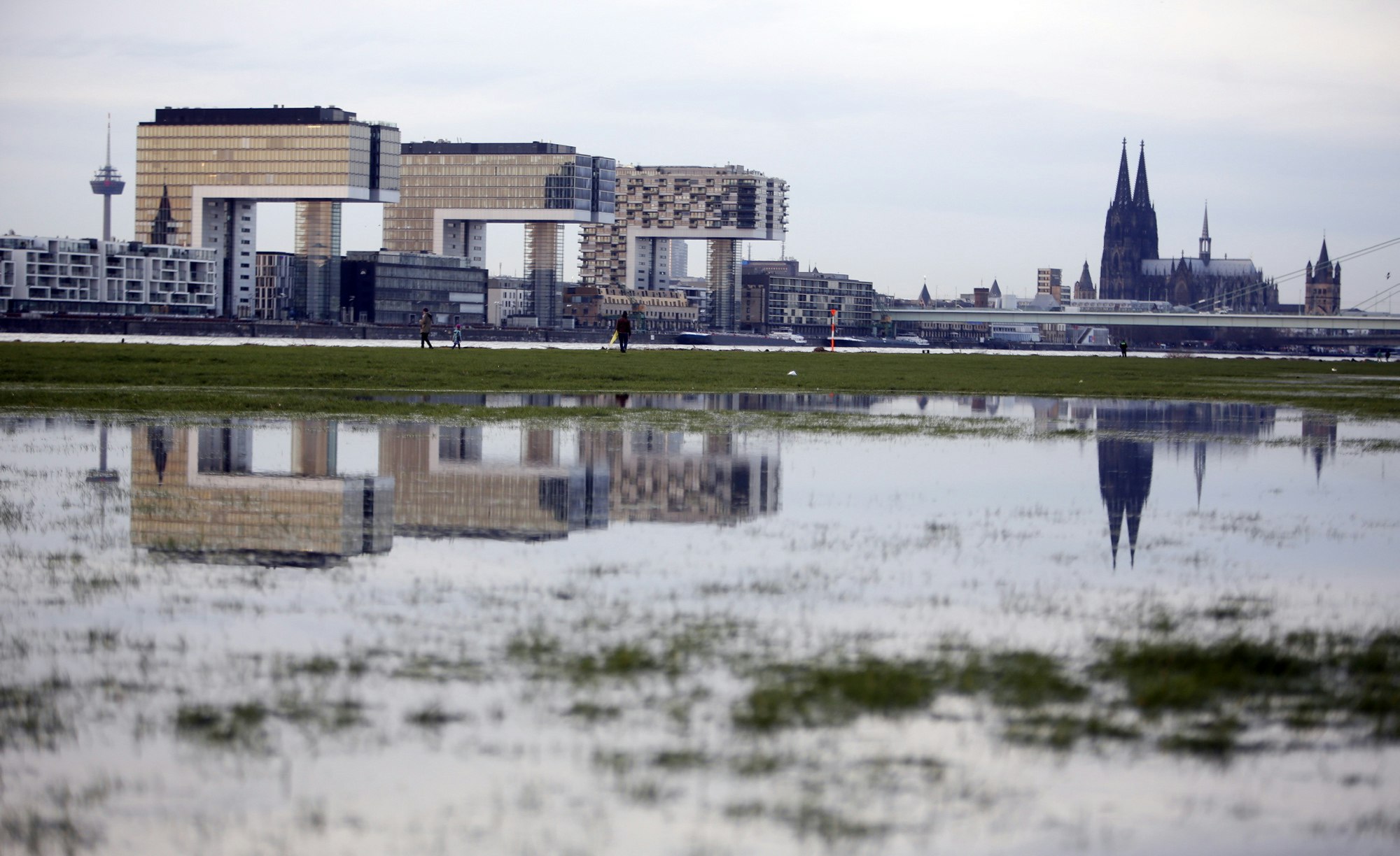 Hochwasser Köln Kranhäuser
