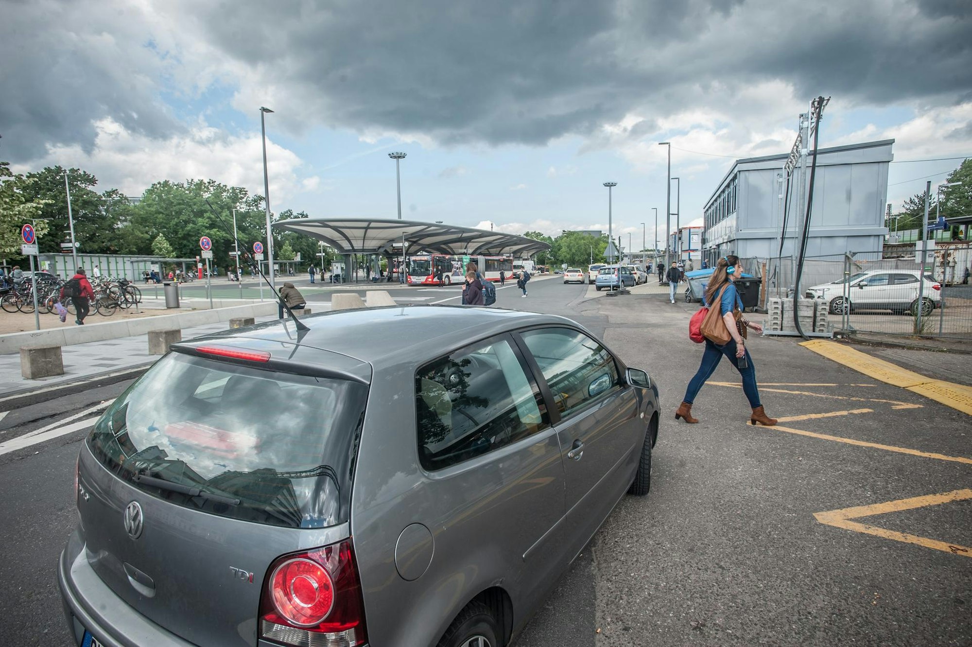 busbahnhof-autos-etc_rar_rle_05272022ALF_8457