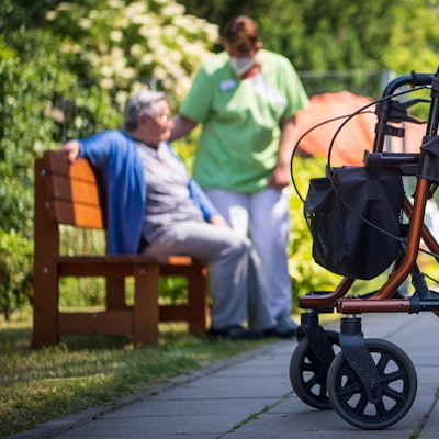 Rollator Symbolbild dpa