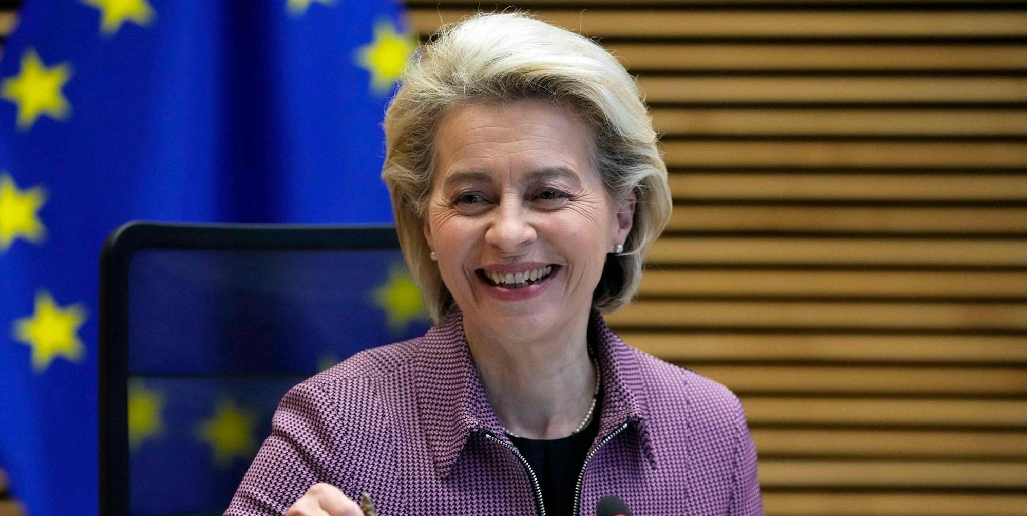 Ursula von der Leyen 022122