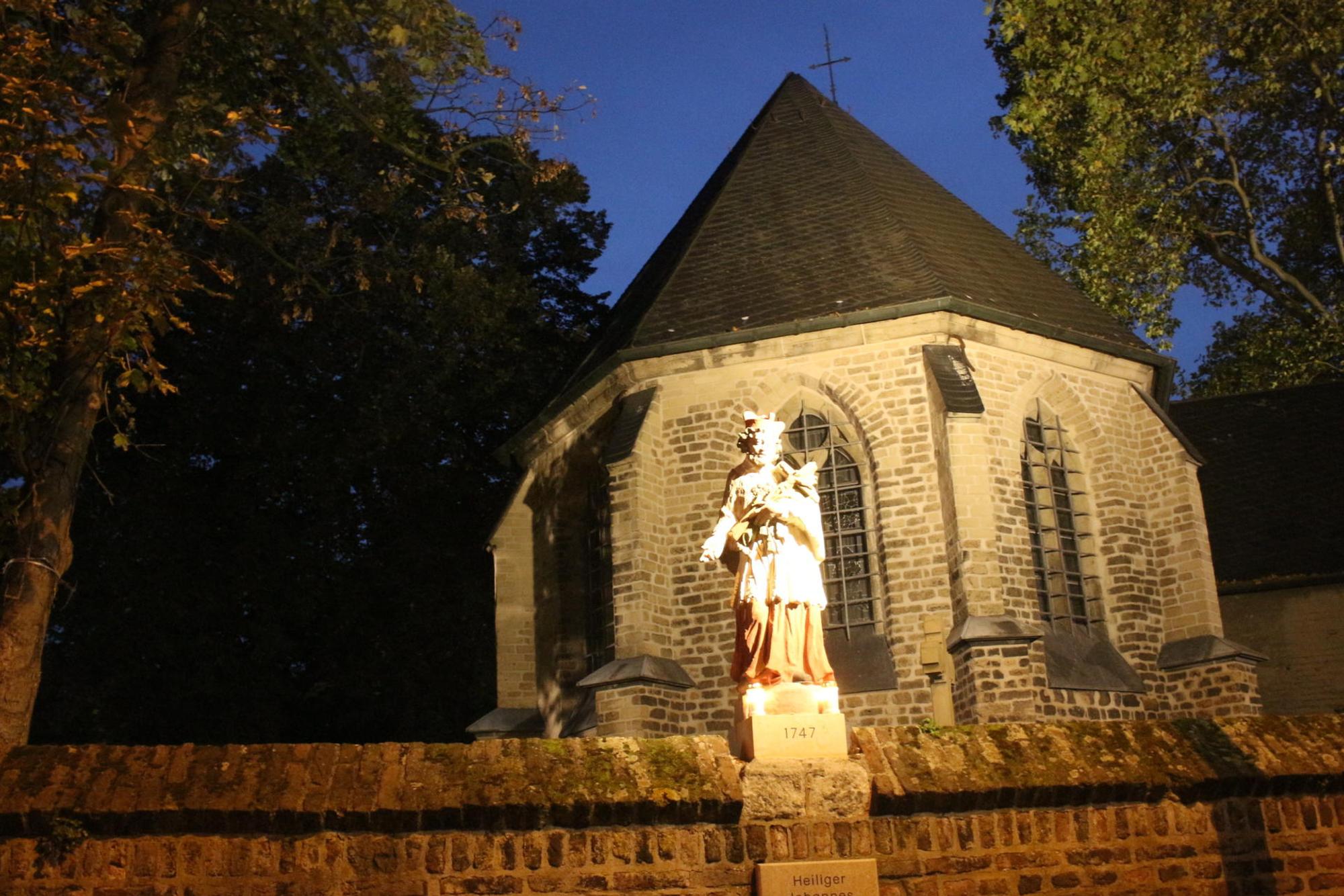 Nepomuk-Statue