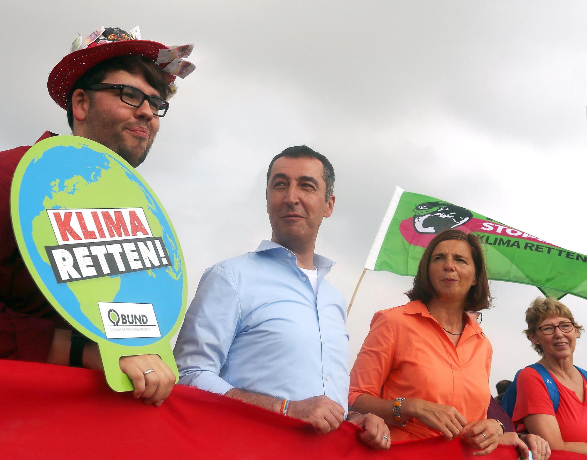 braunkohle-protest-oezdemir