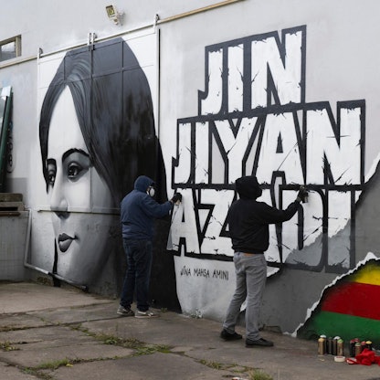 wandgemälde zu ehren von mahsa