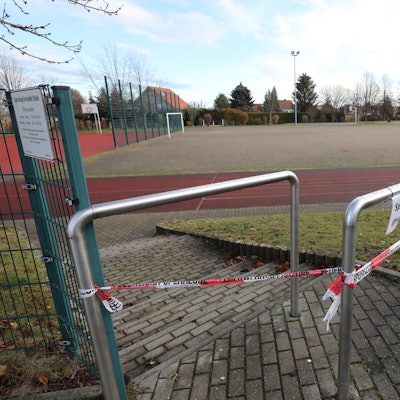 Sportplatz gesperrt Symbol