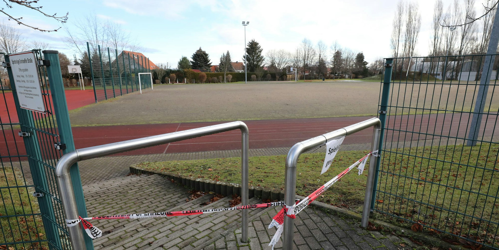 Sportplatz gesperrt Symbol