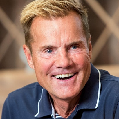 Dieter Bohlen lacht in die Kamera.