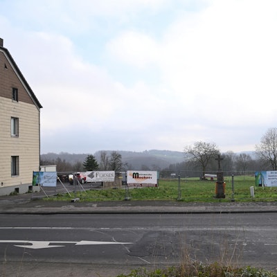 Das Foto zeigt die mögliche Zufahrt zum geplanten  Einzelhandelszentrum in Herkenrath.
