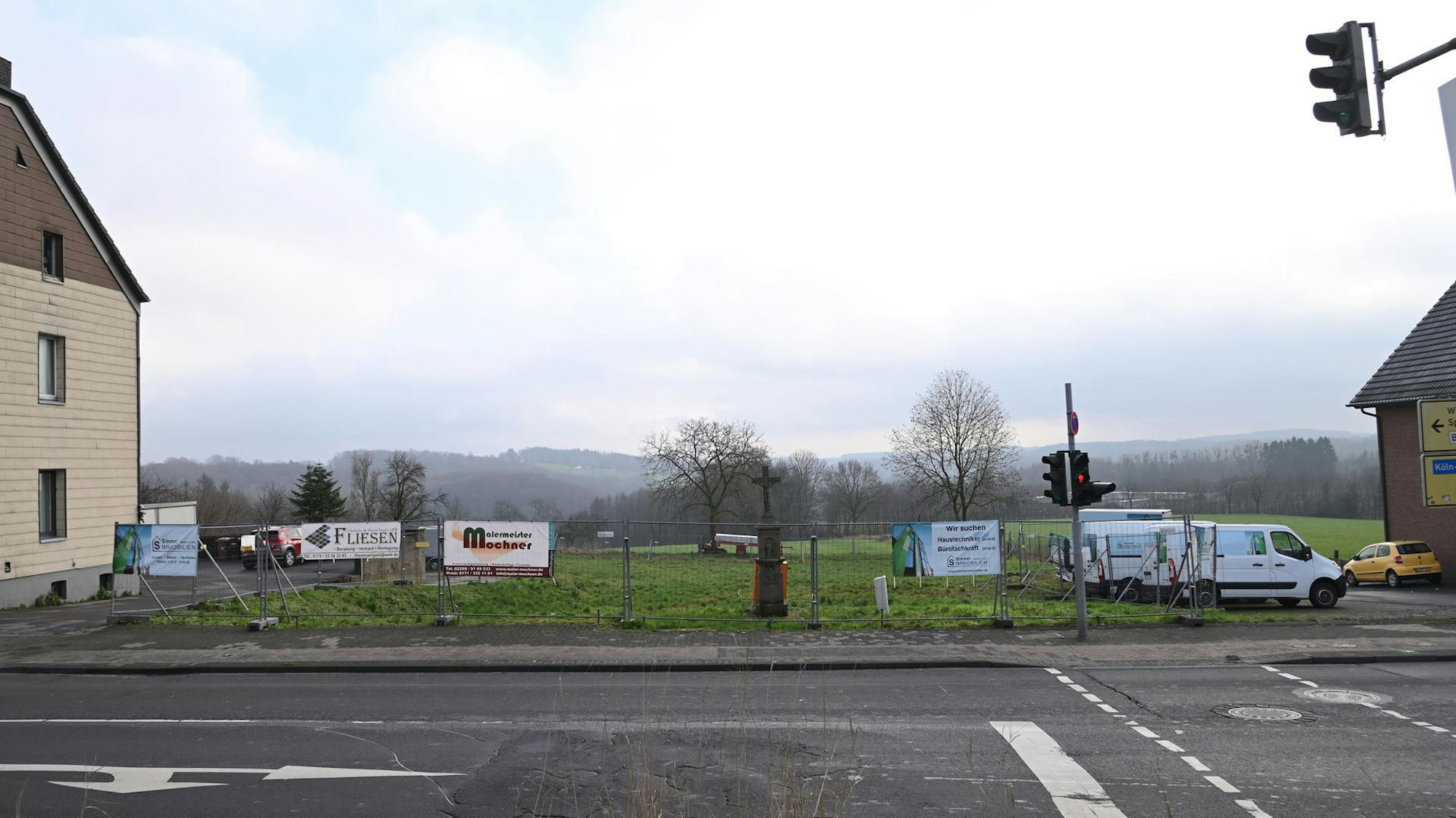 Das Foto zeigt die mögliche Zufahrt zum geplanten Einzelhandelszentrum in Herkenrath.