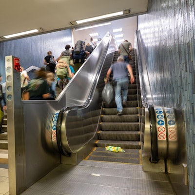Rolltreppe (2)