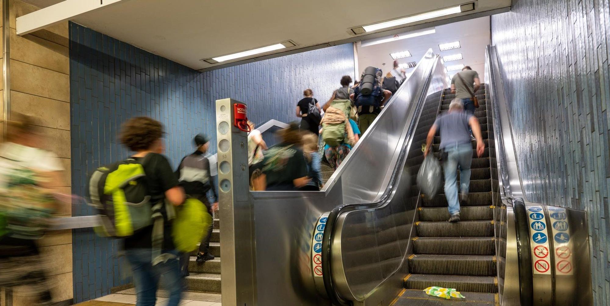 Rolltreppe (2)