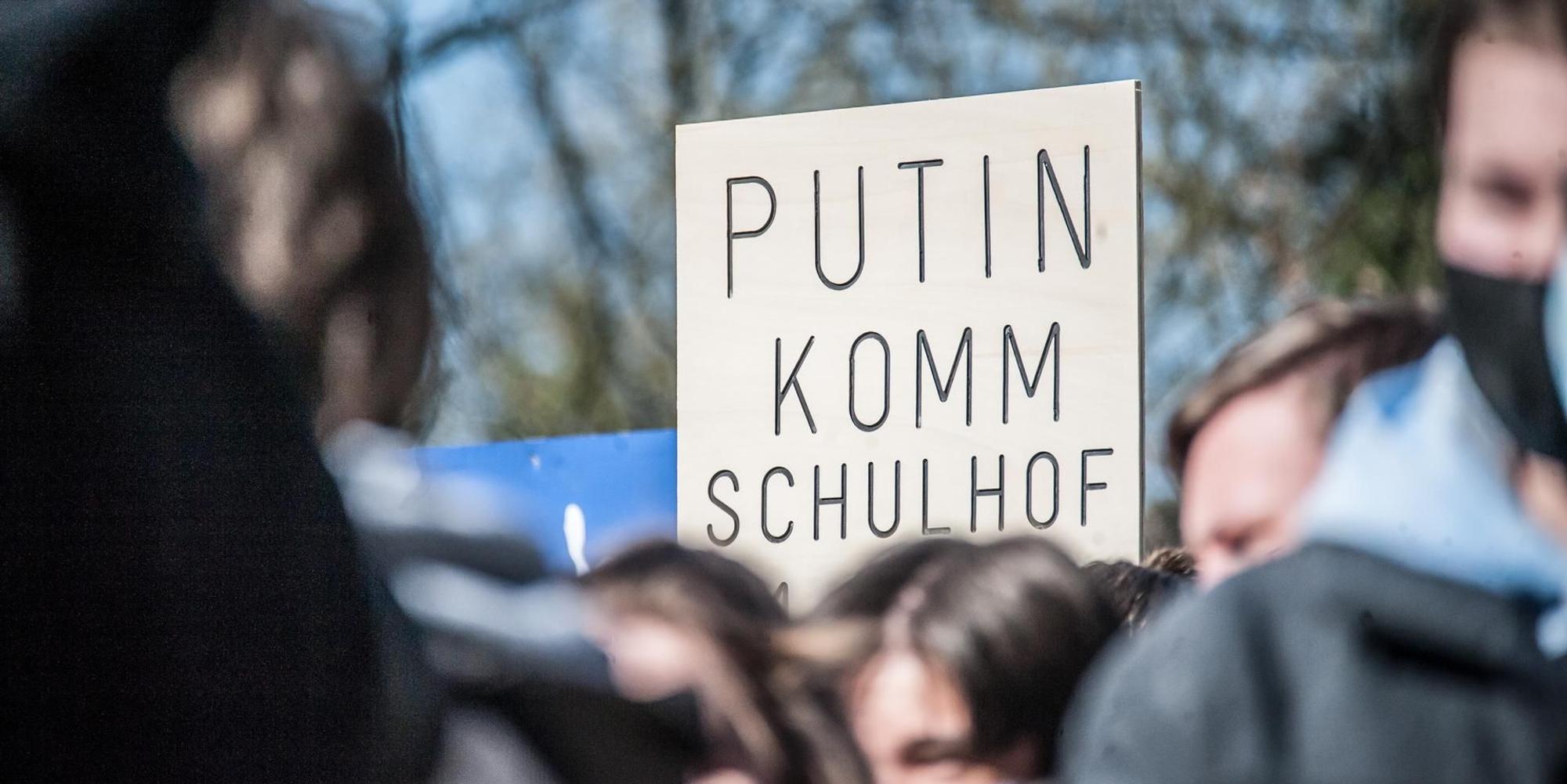 Ukraine-Putin-komm-Schulhof