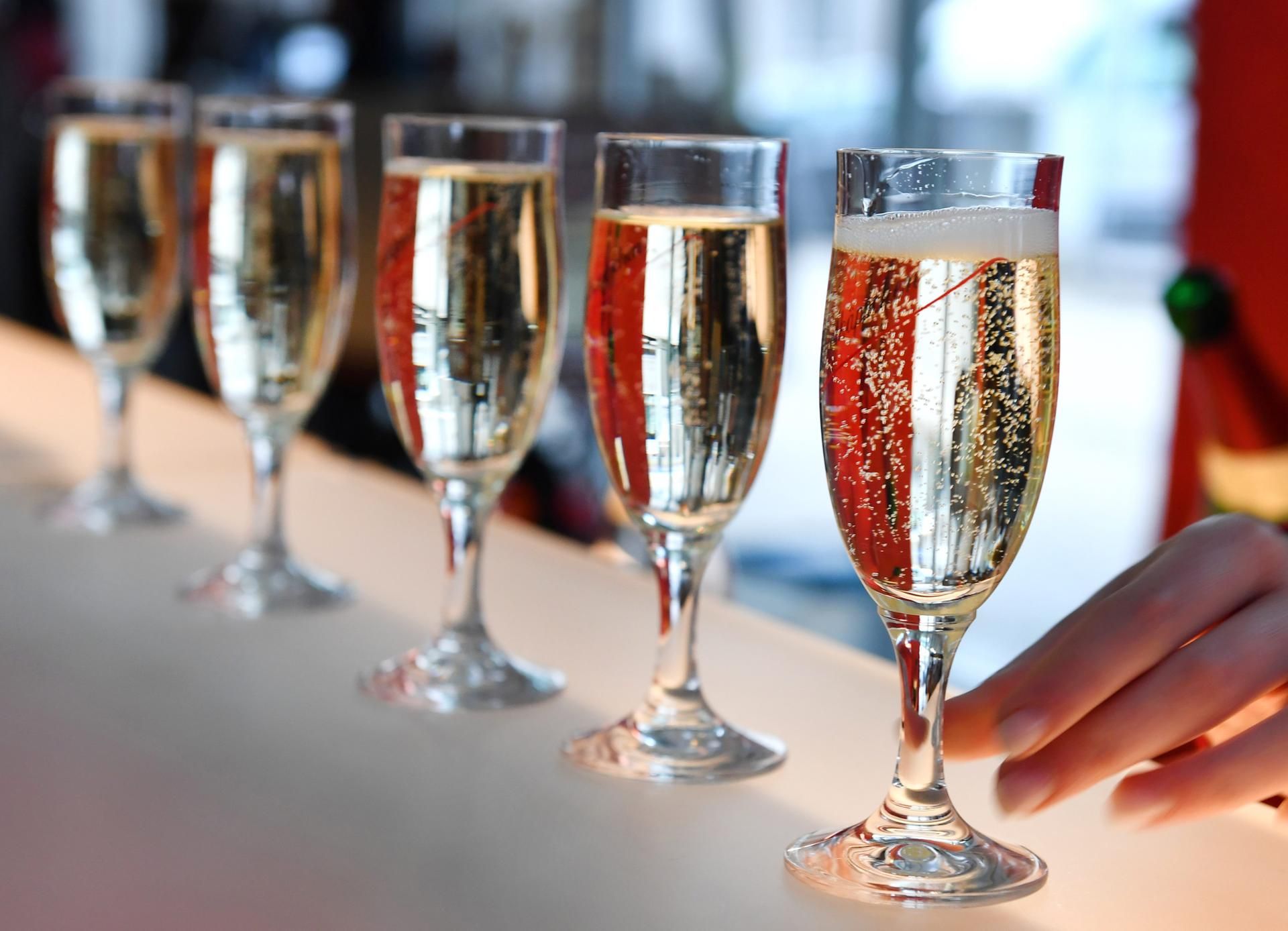 Hochzeit Famlienfeier Sekt Symbol