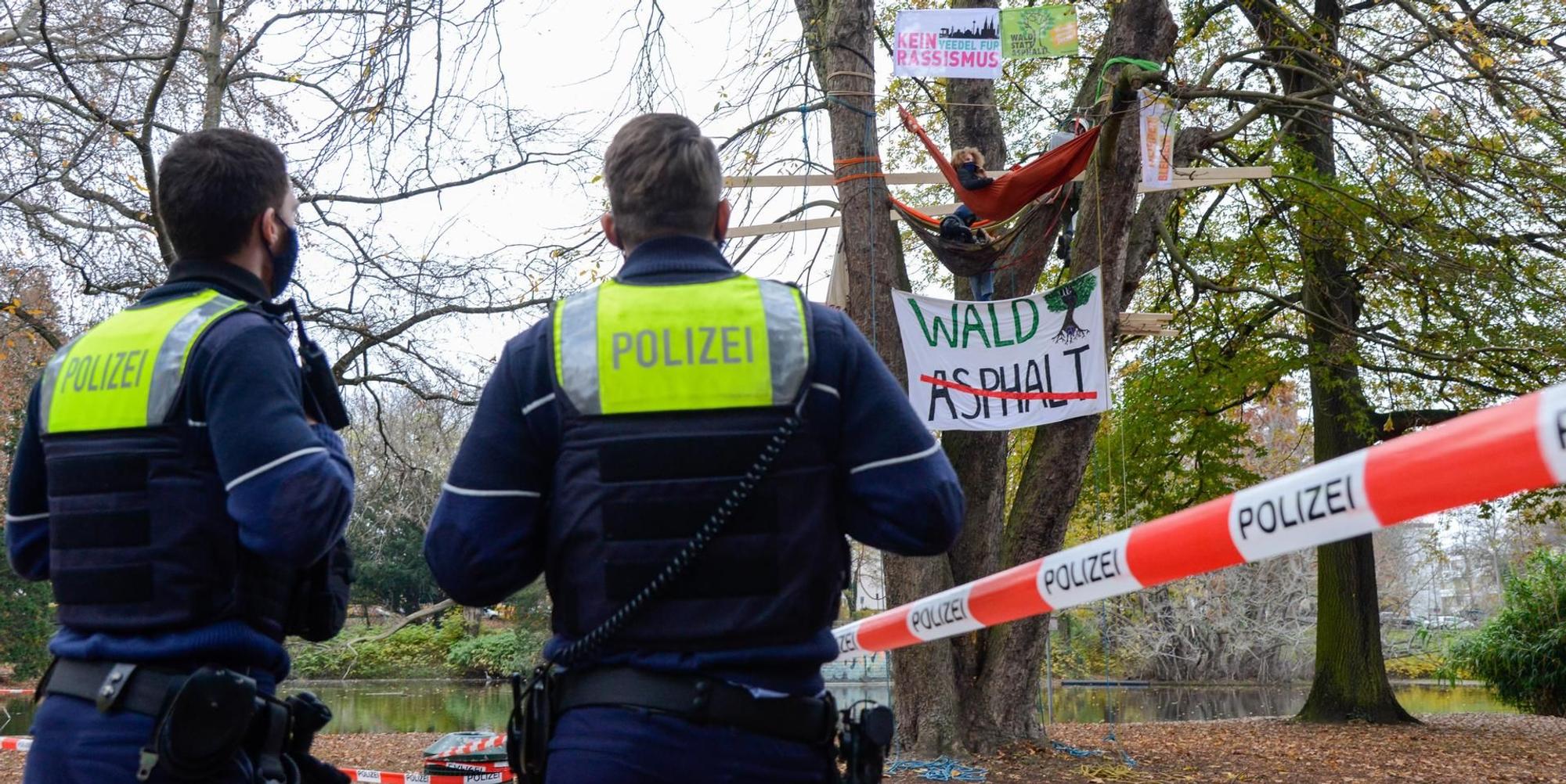 Baumbesetzer im Volksgarten