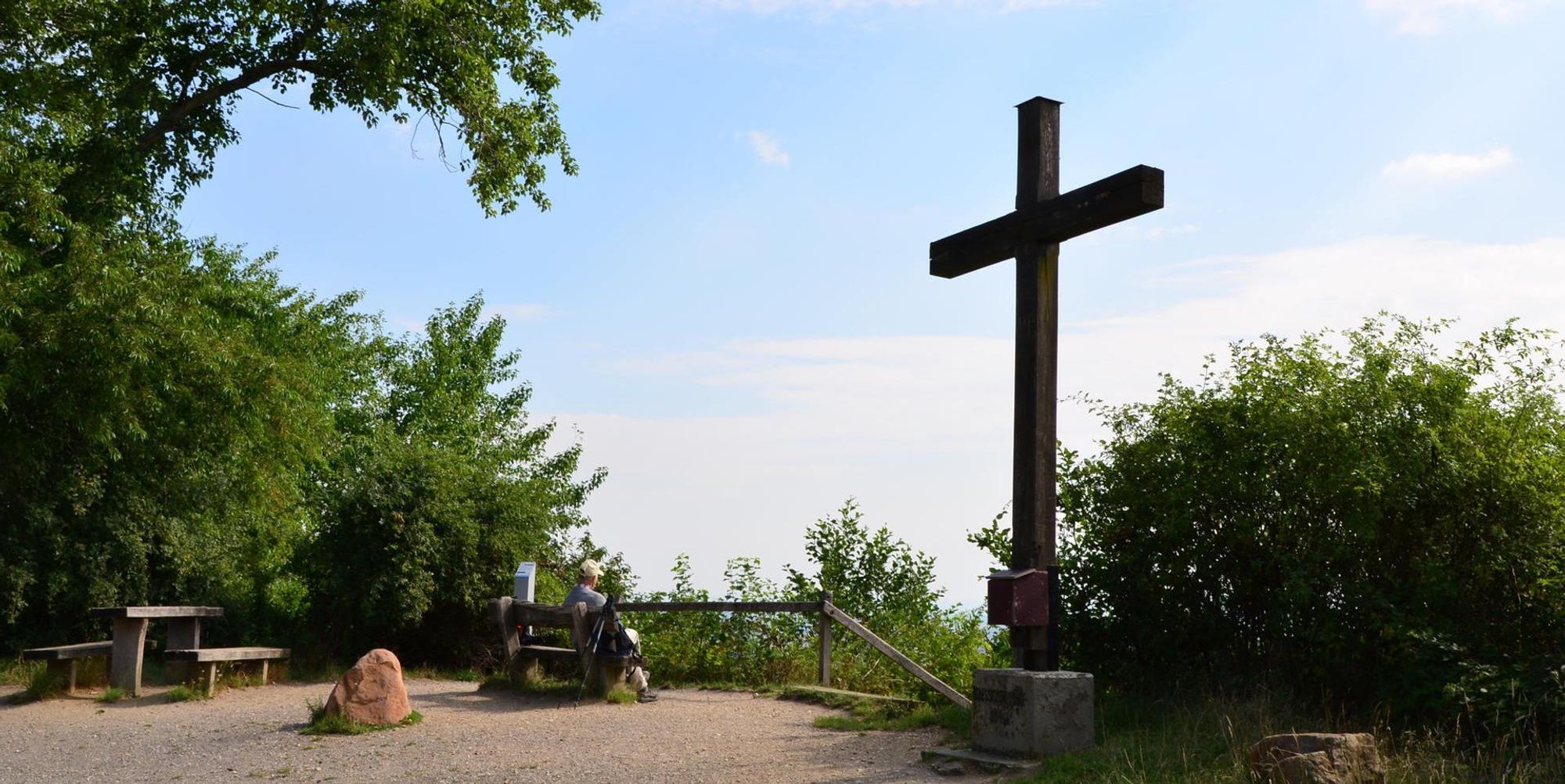 Bergheim,_Glessen,_Raetstelwanderung,_Gipfelkreuz,_msp_(
