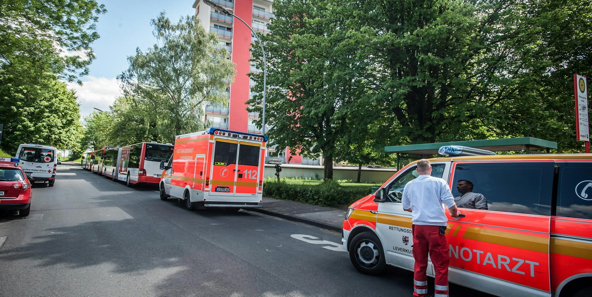 leverkusen-rotes-hochhaus-_ALF_2207