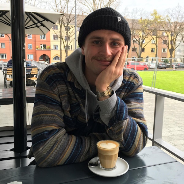 Zwei Kaffee Aljoscha Thönneßen