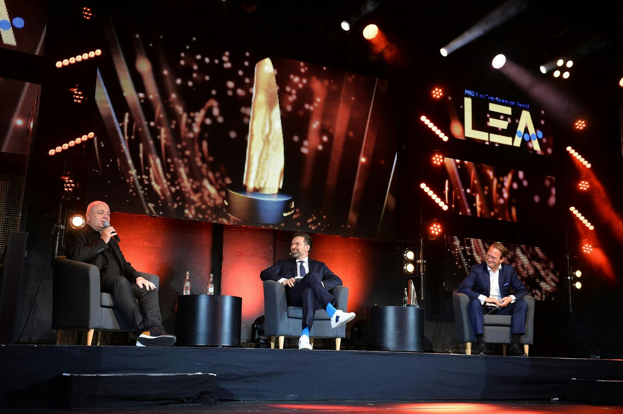 LEA_Fotograf_BenPakalski_Semmelmann_Nommsen_Loecher