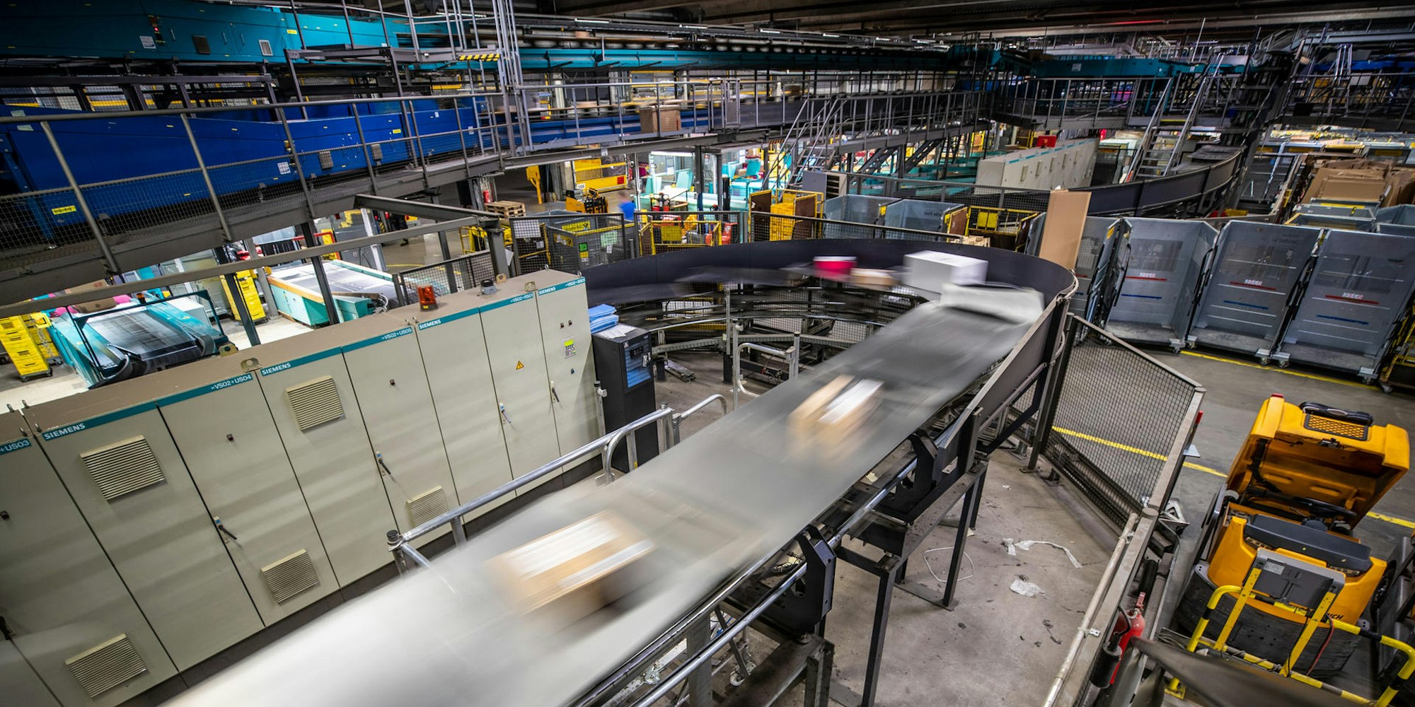 DHL-Zentrum Symbol 141221