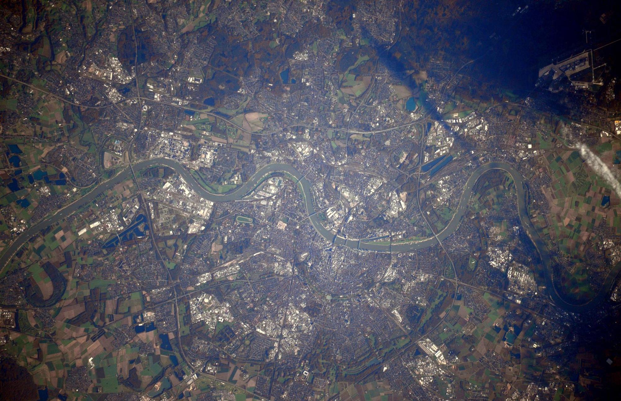 Cologne_from_space