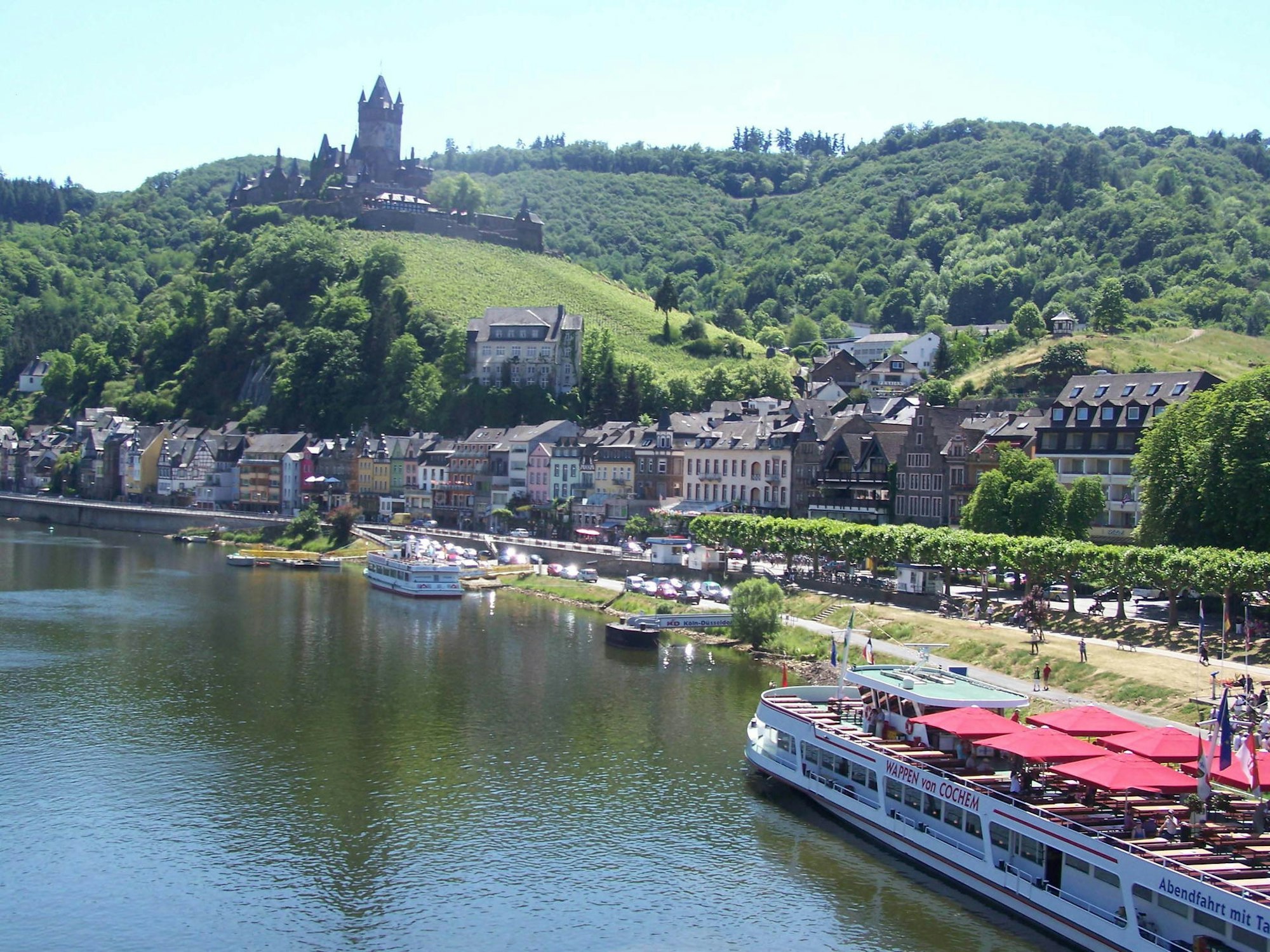 Mosel-BlickaufCochemundMosel-paobsTourist-Information Ferienland Cochem Tourist