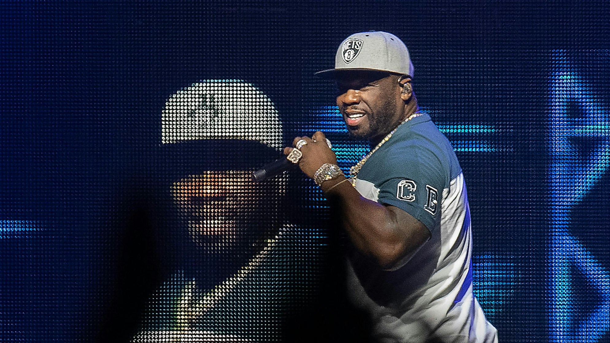 50 Cent auf der Bühne.