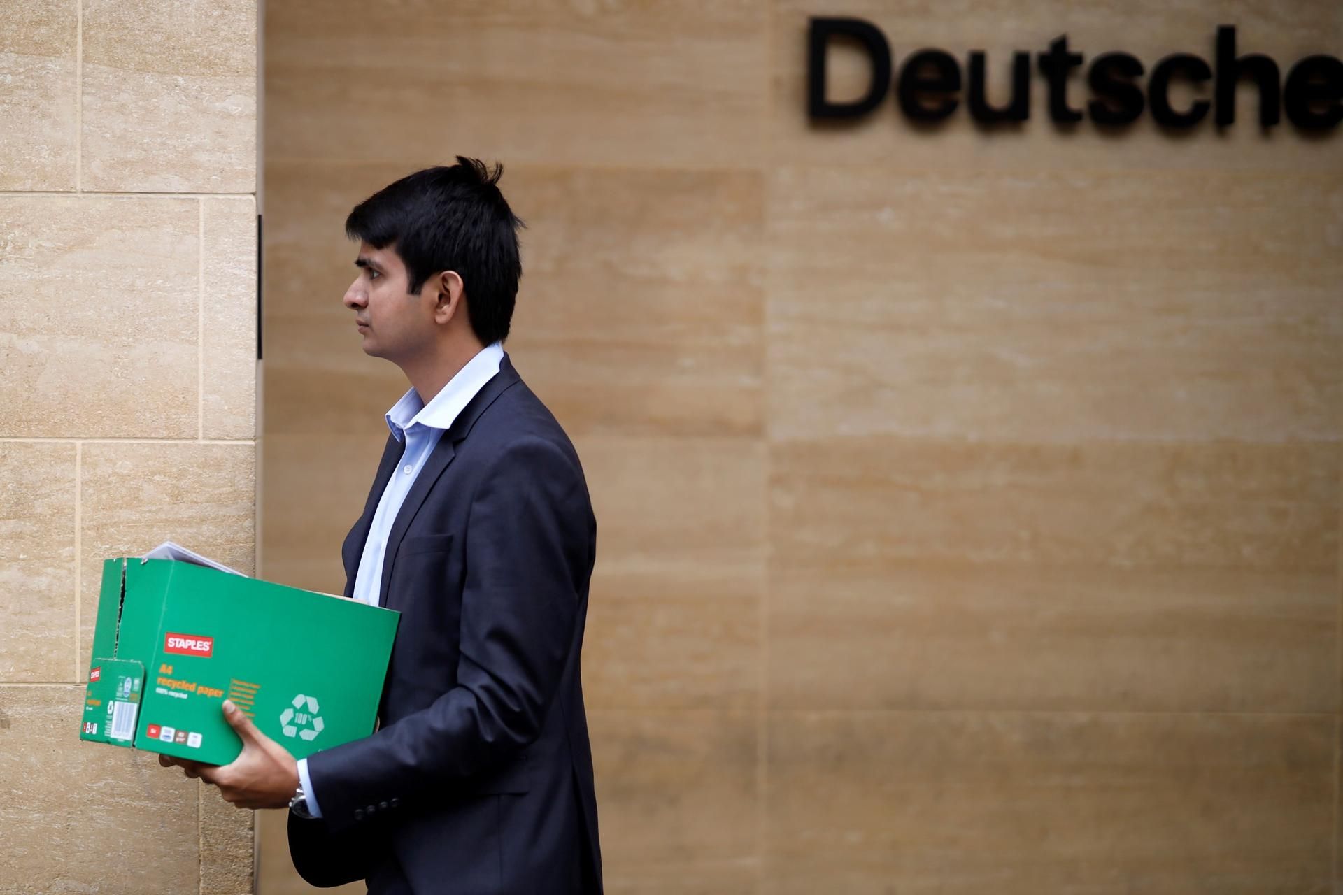 Deutsche Bank Karton