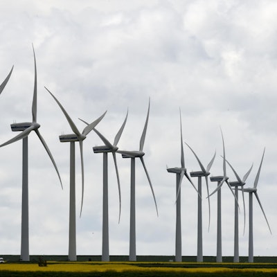 Windräder in einer Reihe