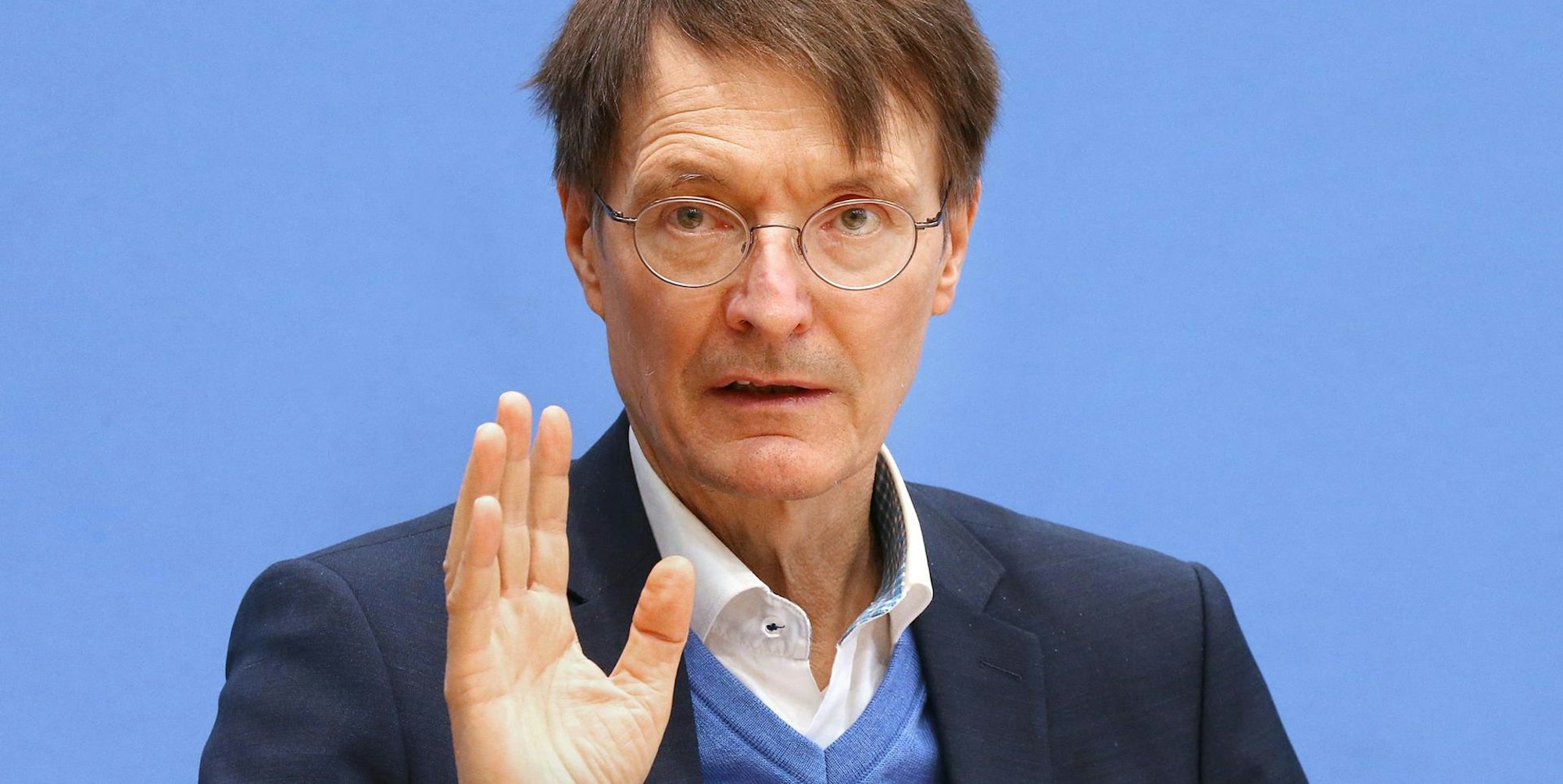 Karl Lauterbach Hand