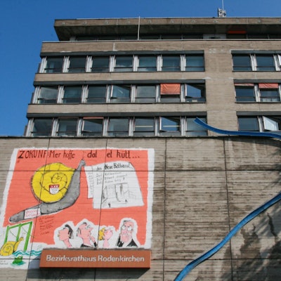 sues Foto 1 Marodes Bezirksrathaus Der Auszug verschiebt sich. Foto Archiv Süsser