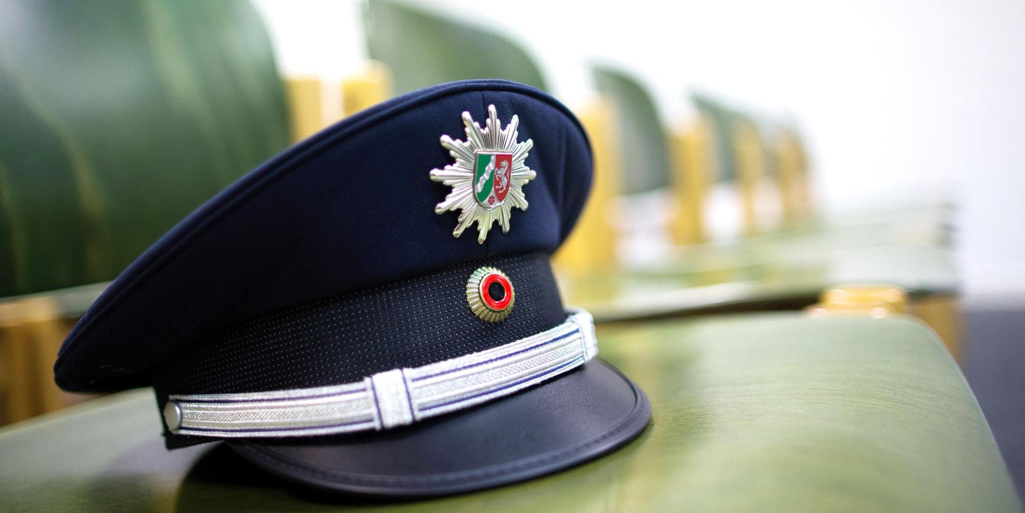 Polizeimütze