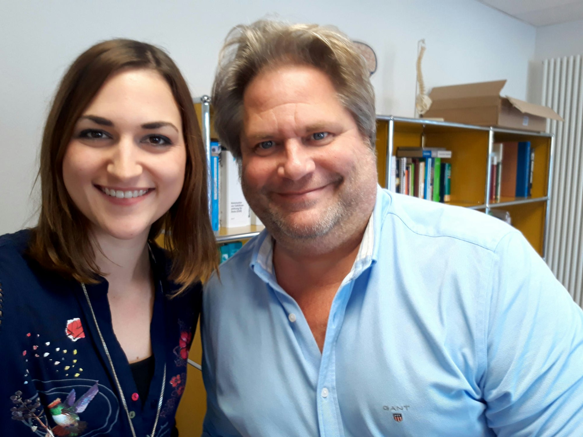 Laura Wenzel und Schlafmediziner Dr Michael Feld