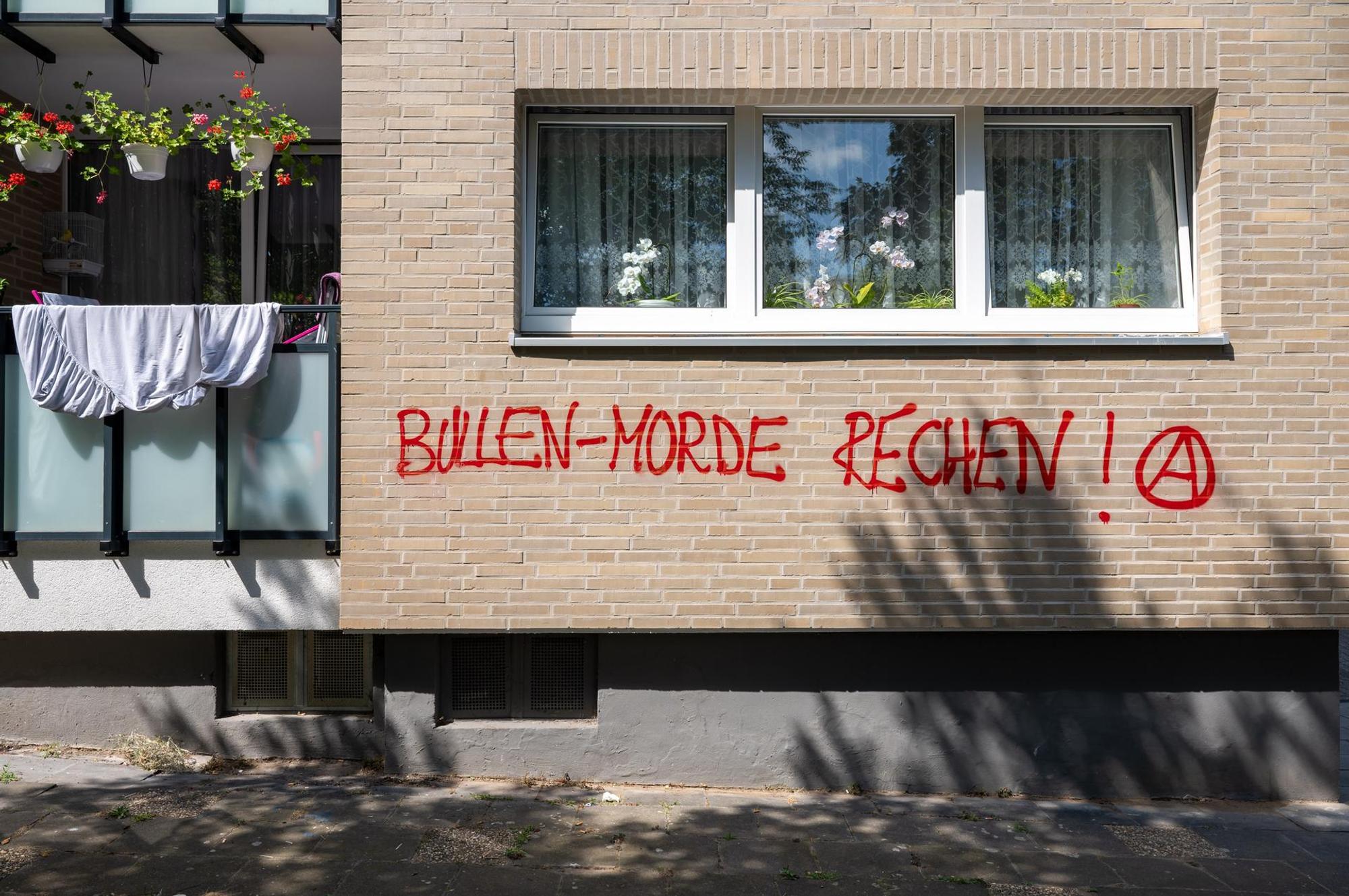 Polizei kritisches Graffity Osth