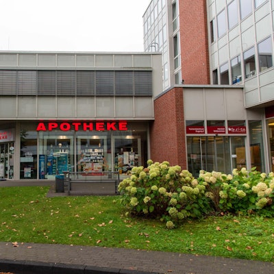 Apotheke Longerich tagsüber