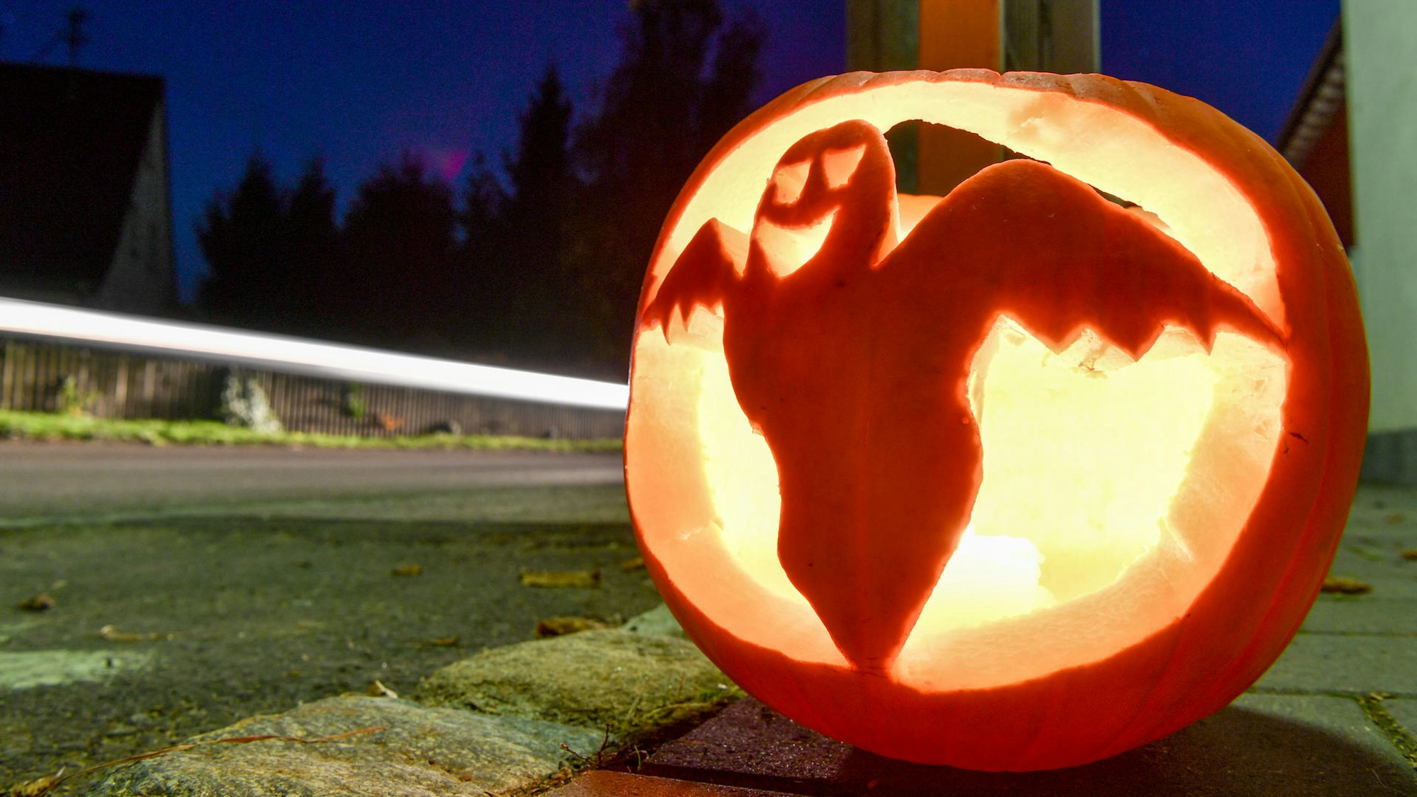 Geschnitzter Halloween-Kürbis.