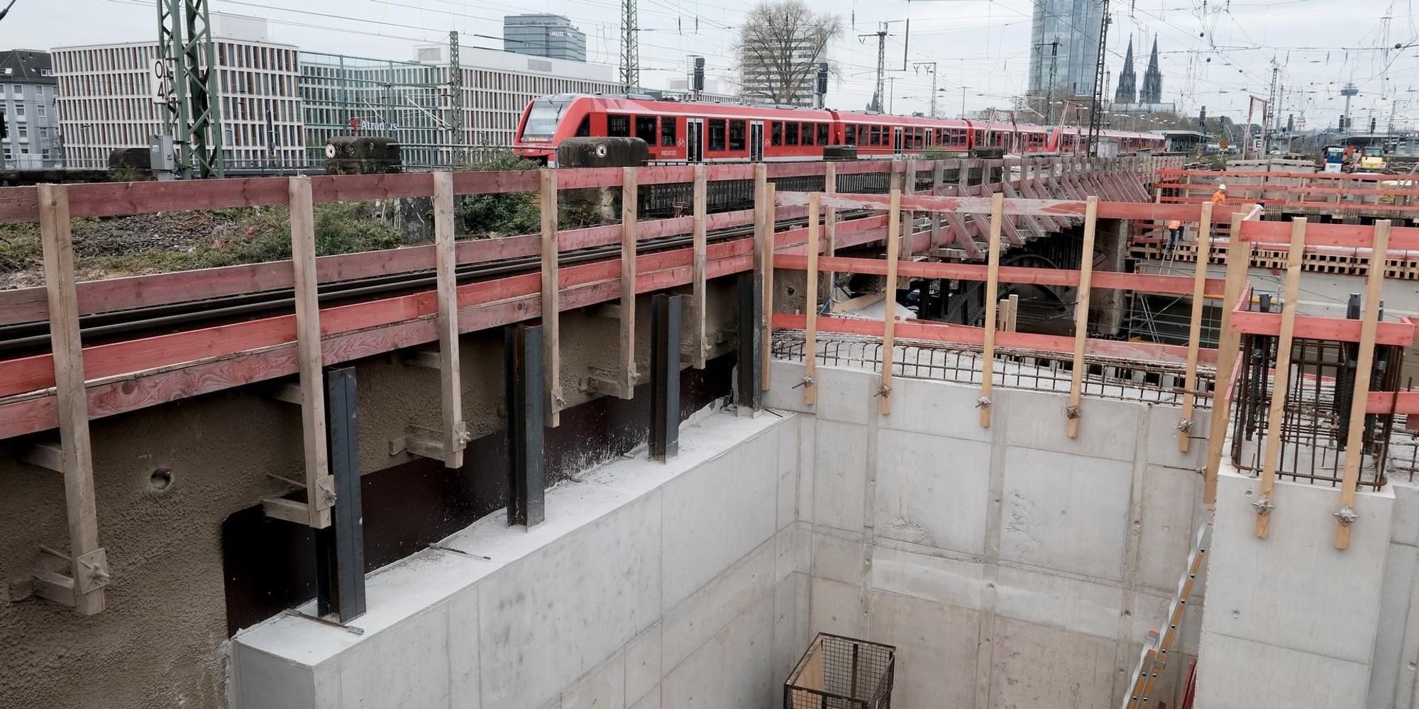 Brücke Bahnhof Deutz