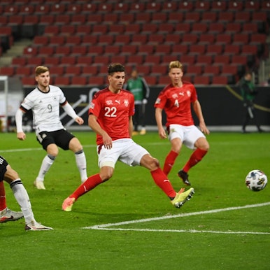 AD86C936-3EEF-4EF8-B9F9-DAB3AB37BCB6