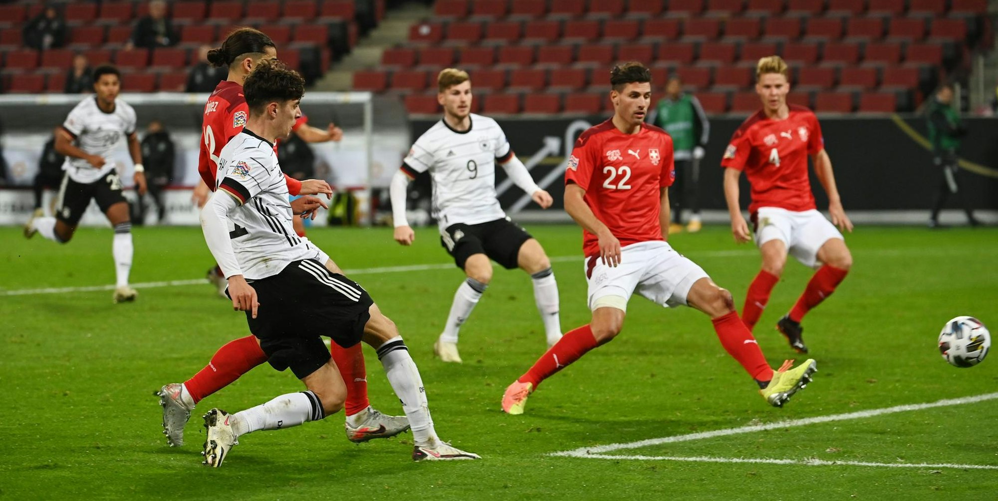 AD86C936-3EEF-4EF8-B9F9-DAB3AB37BCB6