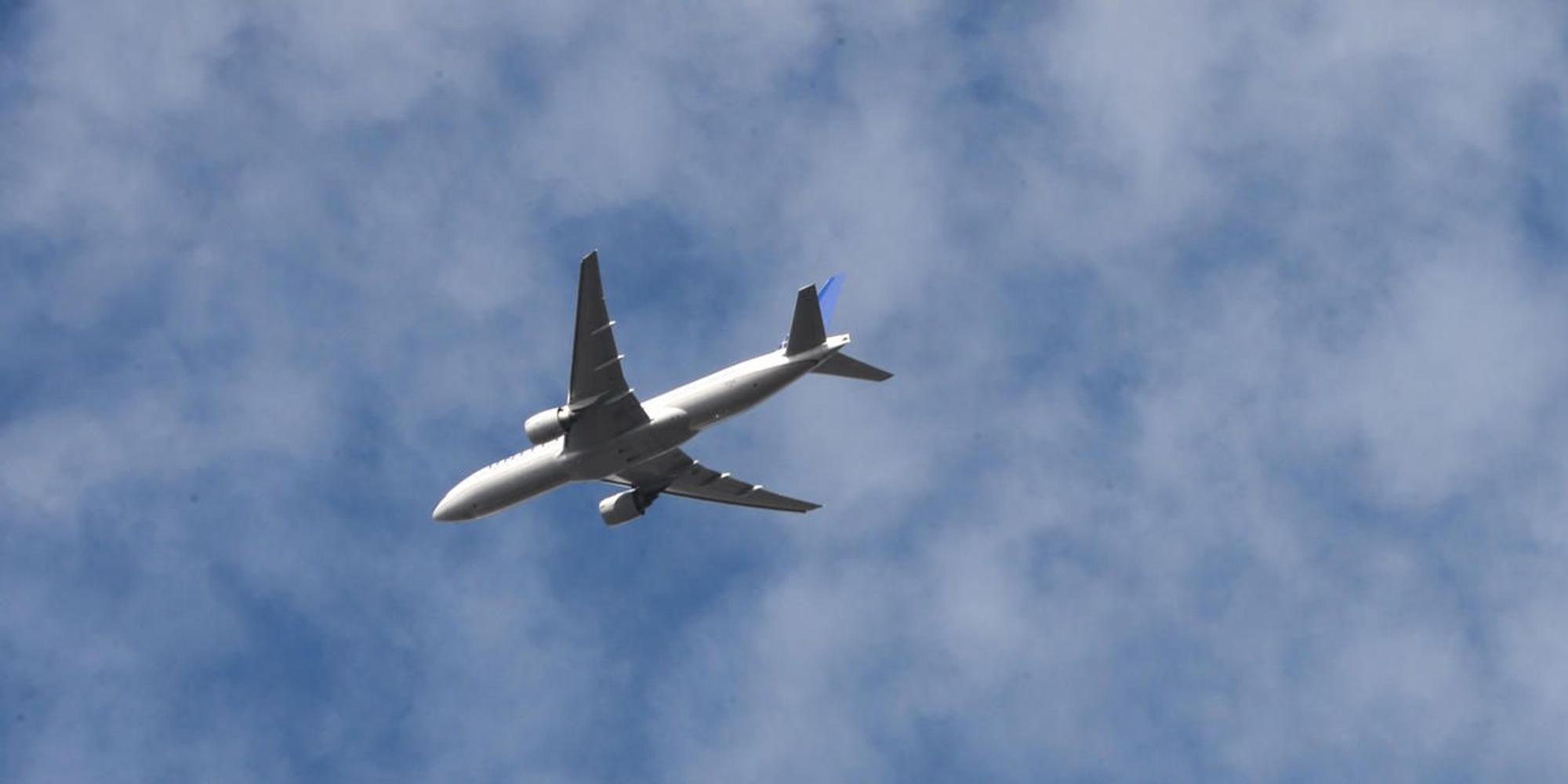 flugzeug symbolbild