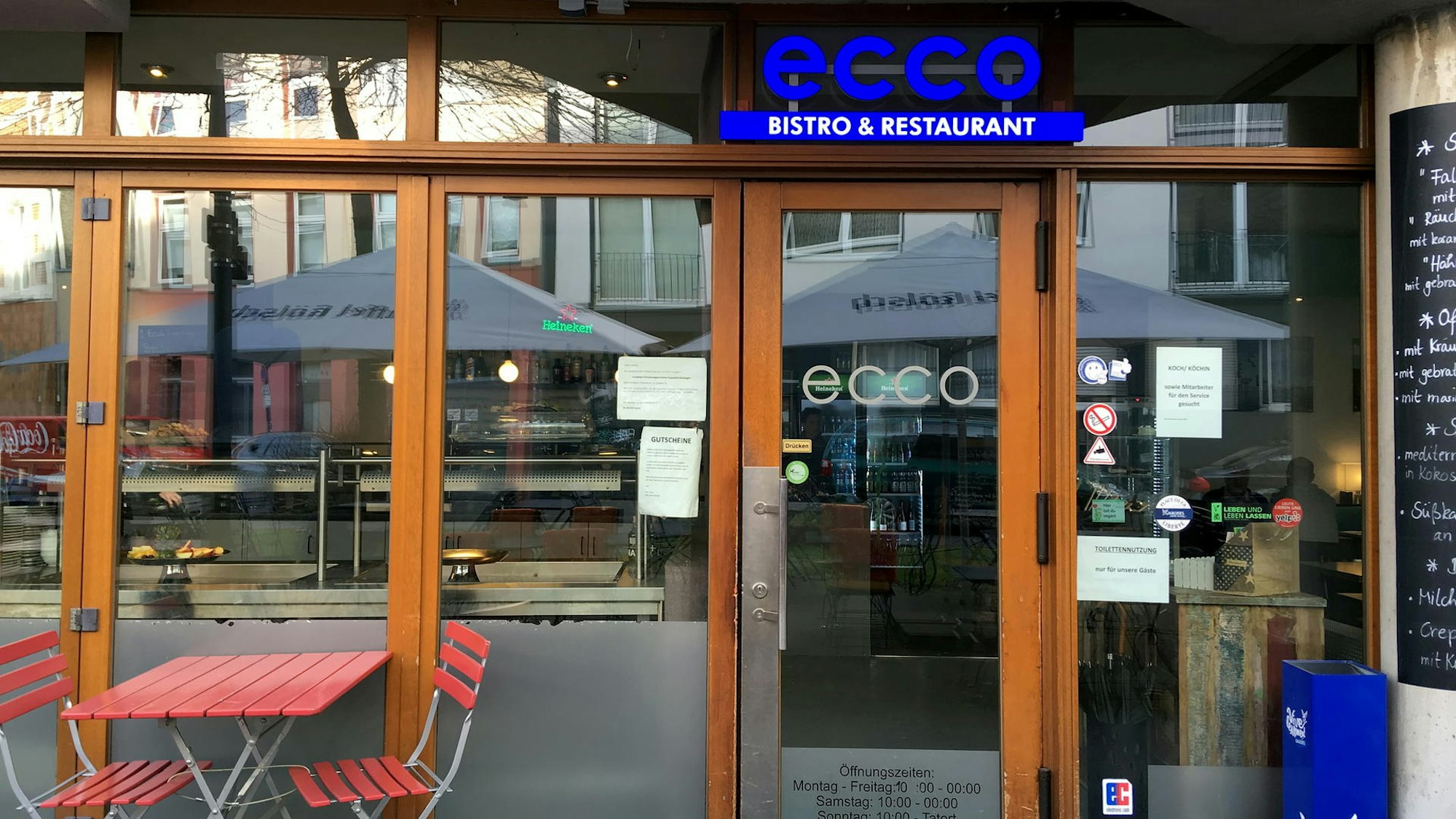 Der Eingangsbereich des Bistro und Restaurant Ecco in der Südstadt in Köln.