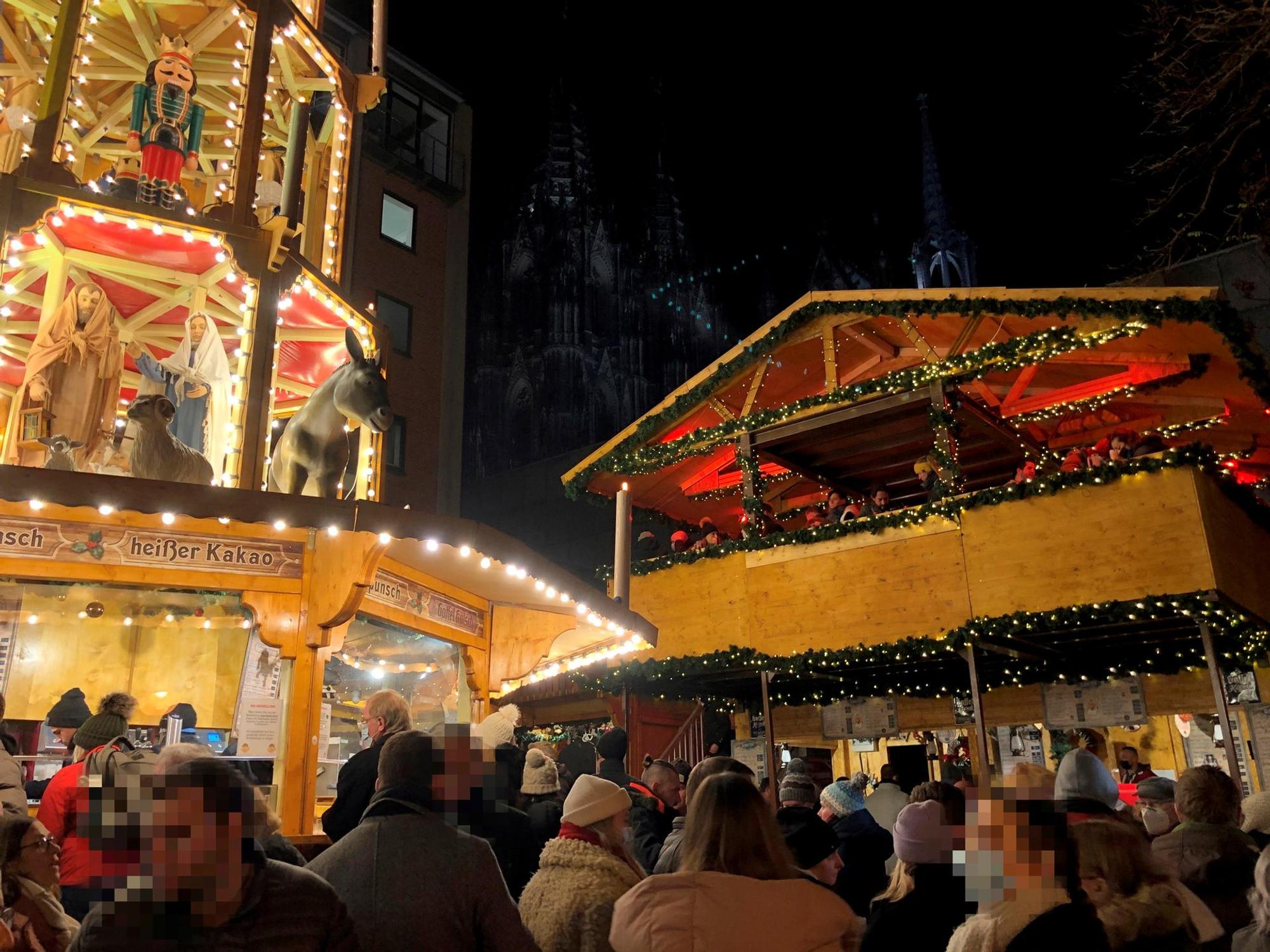 weihnachtsmarkt dom besucher